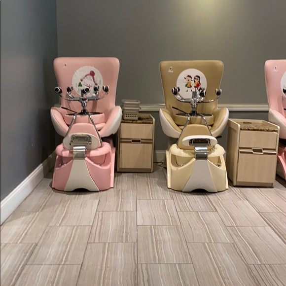 Meet your Posher, Tuyen - Picture 1 of 1